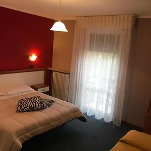Cortina Отель Гарда